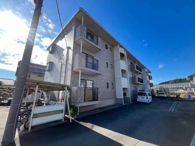 カターラ三清の物件外観写真