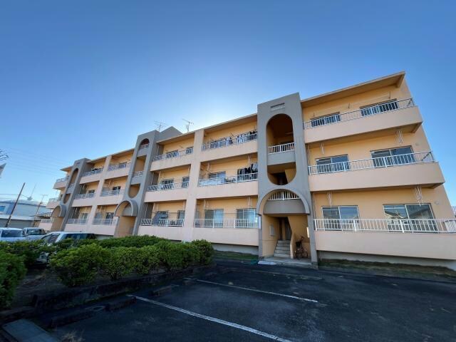 アゼリアハイツの物件外観写真