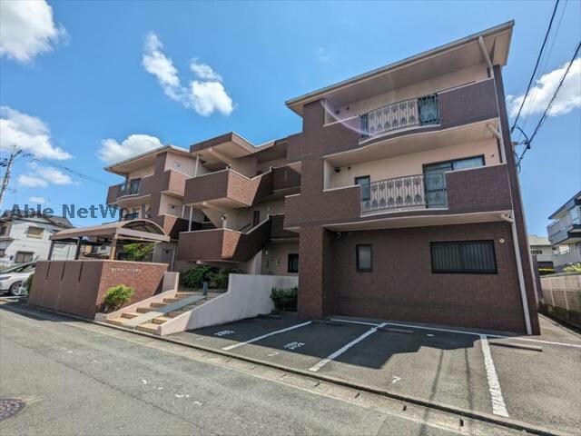 ロイヤルハイツ壱番館の物件外観写真