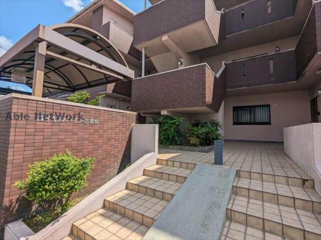 ロイヤルハイツ壱番館の物件外観写真