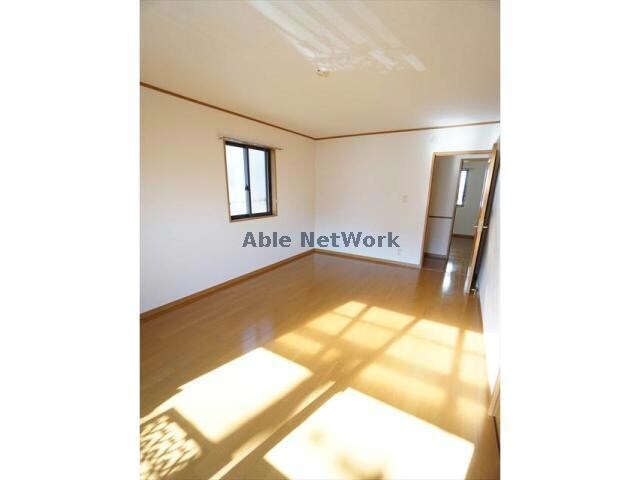 サンティパーク飯村北の物件内観写真