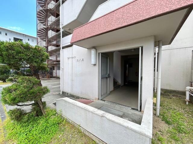 リバーサイドレジデンスの物件外観写真