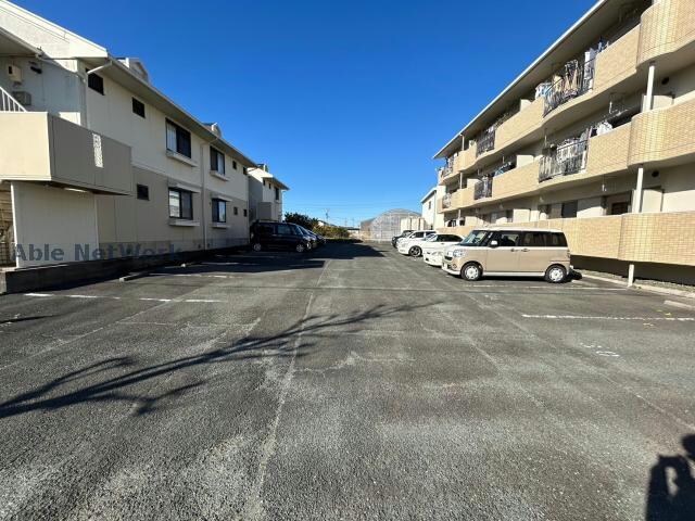 プロヴァンス飯村の物件外観写真