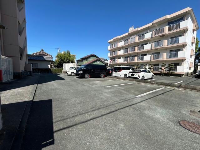 エステート岩瀬A.Bの物件外観写真