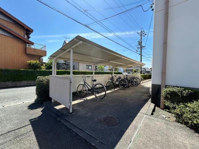 エステート岩瀬A.Bの物件外観写真