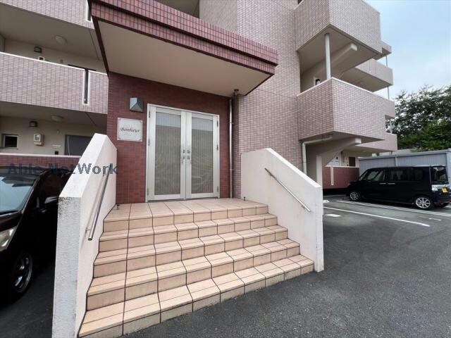 ボヌールの物件外観写真