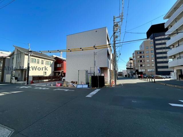 White Houseの物件外観写真