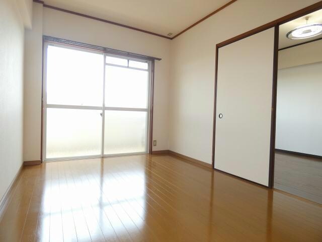 プレジデント島崎の物件内観写真