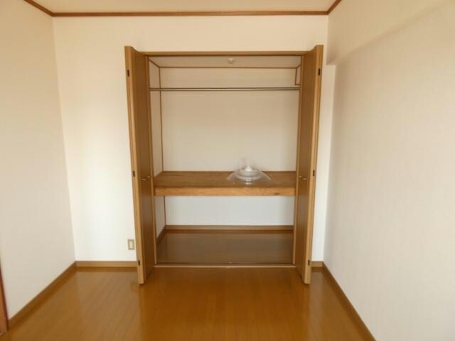 プレジデント島崎の物件内観写真