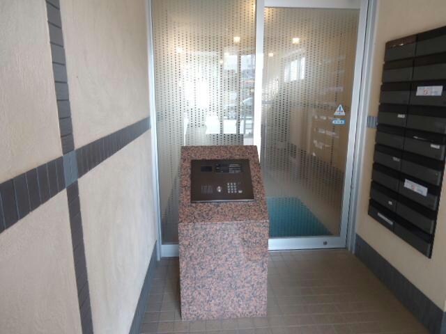 アーバンハウス西堀の物件外観写真