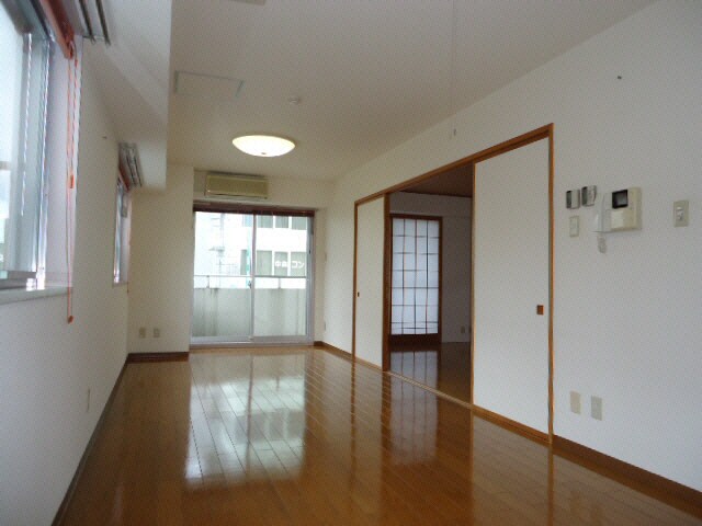 アーバンハウス西堀の物件内観写真