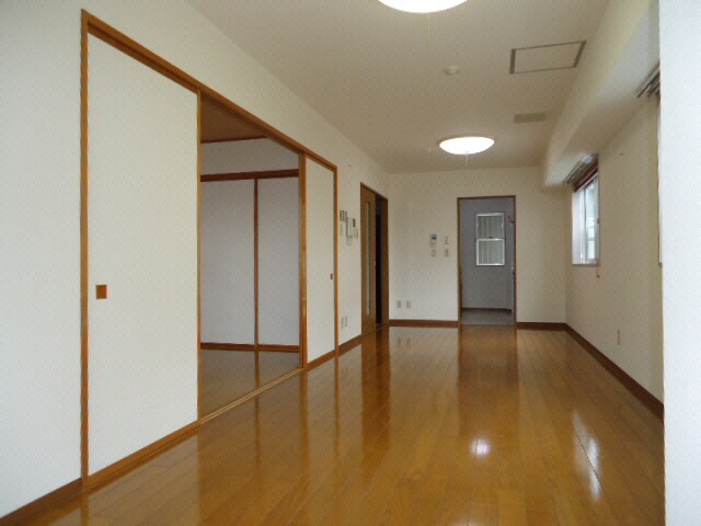 アーバンハウス西堀の物件内観写真