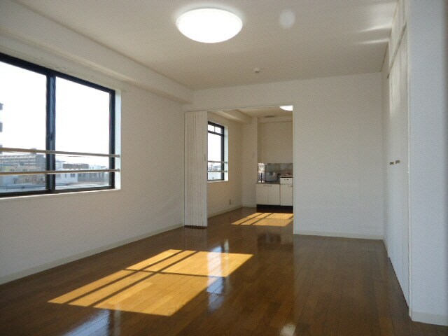 イズミサンリバー川岸の物件内観写真