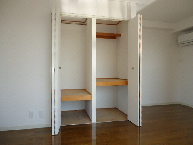 イズミサンリバー川岸の物件内観写真