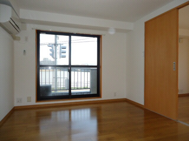 イズミサンリバー川岸の物件内観写真