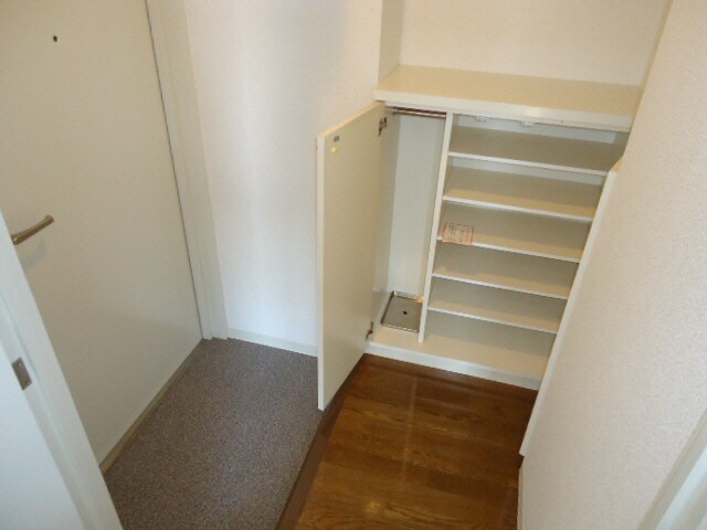 イズミサンリバー川岸の物件内観写真