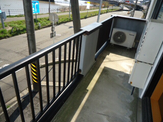 イズミサンリバー川岸の物件内観写真