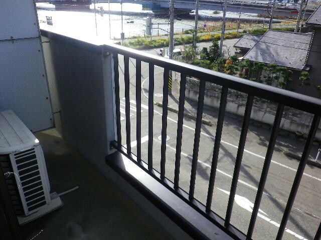 イズミサンリバー川岸の物件内観写真