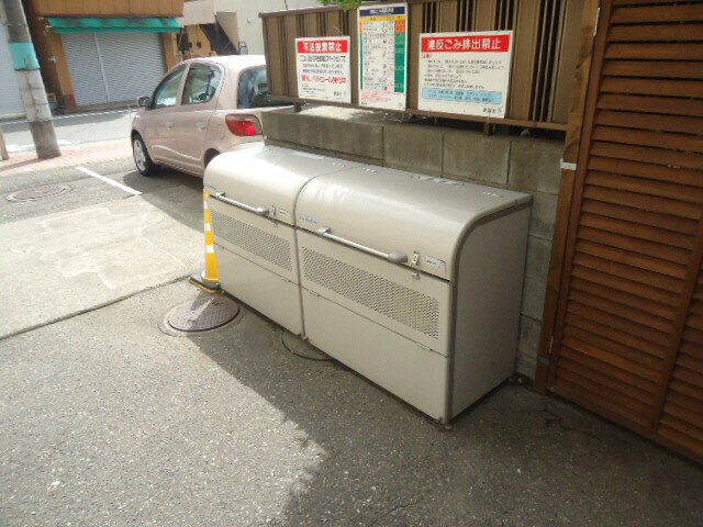 レジデンス学校町の物件外観写真