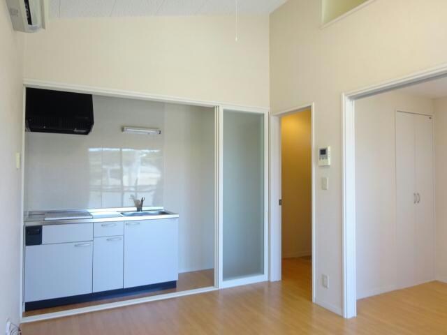 フローリアン松波の物件内観写真