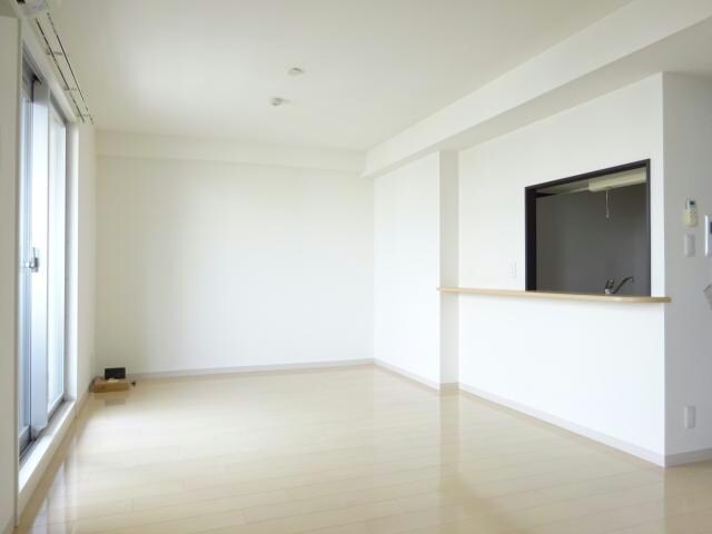 グレイスハイツ東中通タワーの物件内観写真