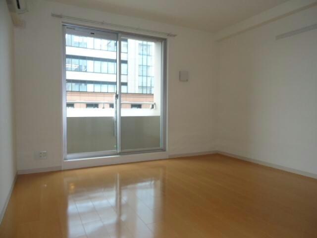 グレイスハイツ東中通タワーの物件内観写真