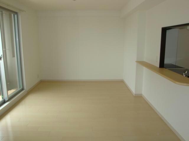 グレイスハイツ東中通タワーの物件内観写真