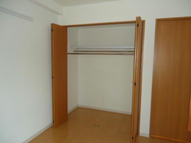 グレイスハイツ東中通タワーの物件内観写真