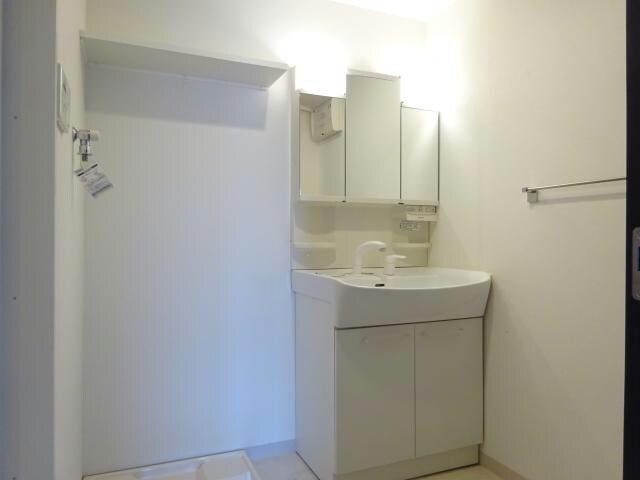 グレイスハイツ東中通タワーの物件内観写真