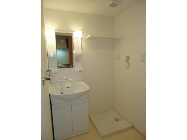 グレイスハイツ東中通タワーの物件内観写真