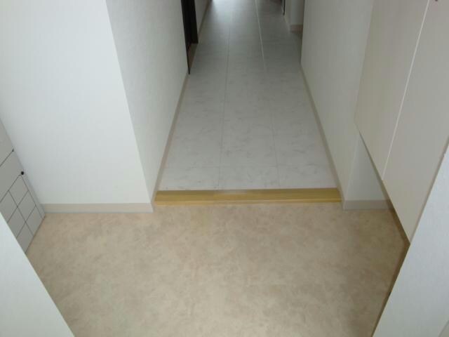 グレイスハイツ東中通タワーの物件内観写真