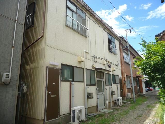 フラット上大川の物件外観写真