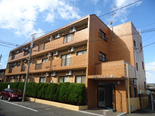 第８ロイヤル礎の物件外観写真