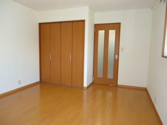 フラット東中通の物件内観写真