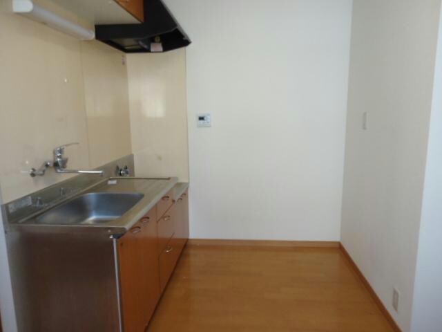 フラット東中通の物件内観写真