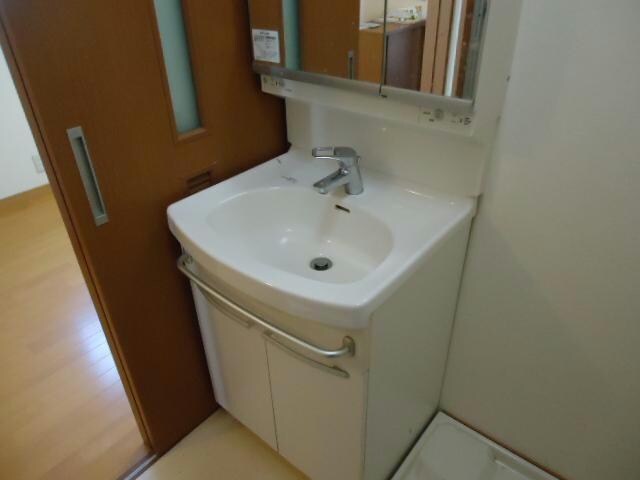 フラット東中通の物件内観写真