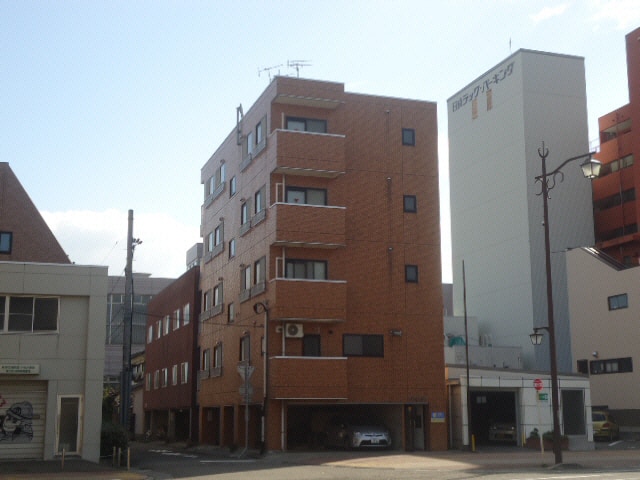 第７ロイヤル礎の物件外観写真