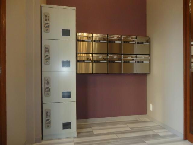 ヨリーナフローの物件外観写真