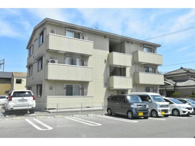 メゾンラフィーネⅡの物件外観写真