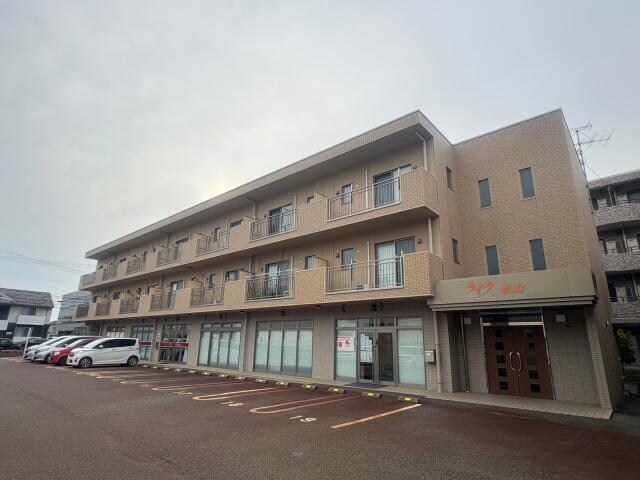 ライク米山の物件外観写真