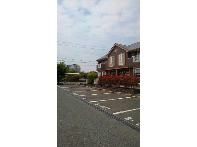 シャインウエストヒルズＢの物件外観写真