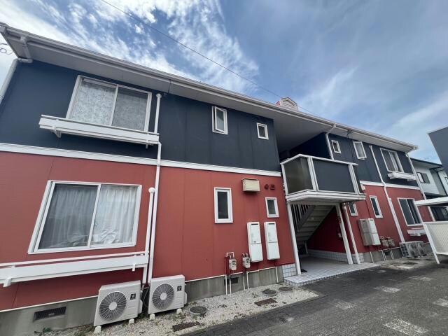 レーベン泉Ⅱの物件外観写真