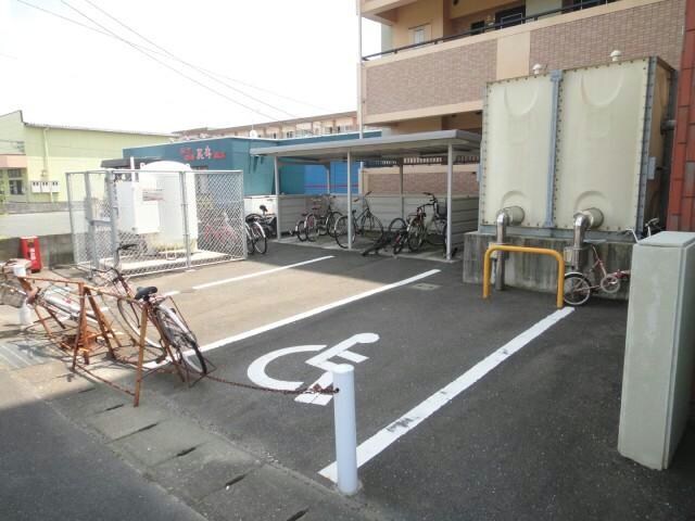 ひまわりマンションの物件外観写真