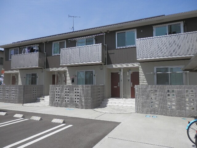 シャルムハウス大財の物件外観写真