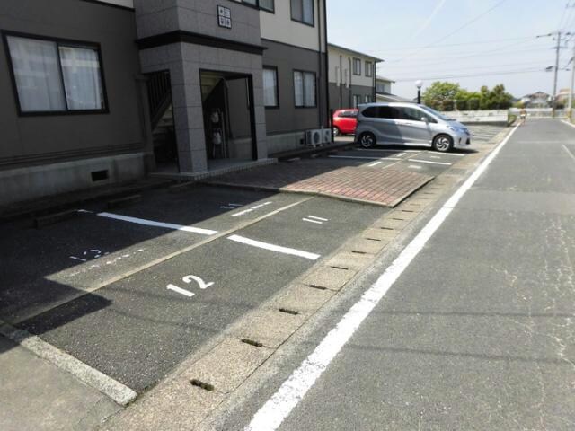 サントゥール溝田の物件外観写真