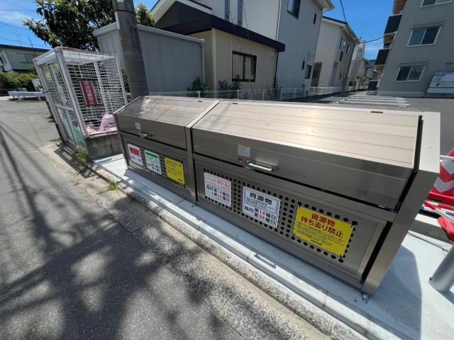 ロイヤルタウン日の出の物件外観写真