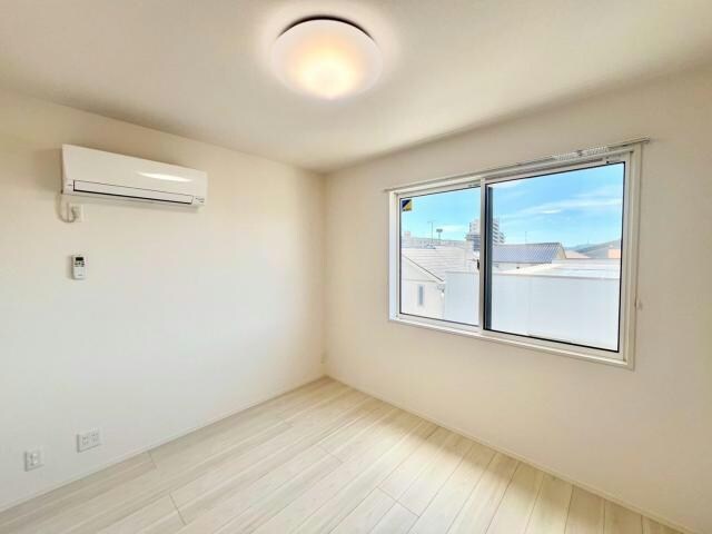 ロイヤルタウン日の出の物件内観写真