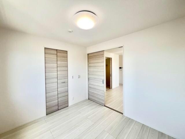 ロイヤルタウン日の出の物件内観写真