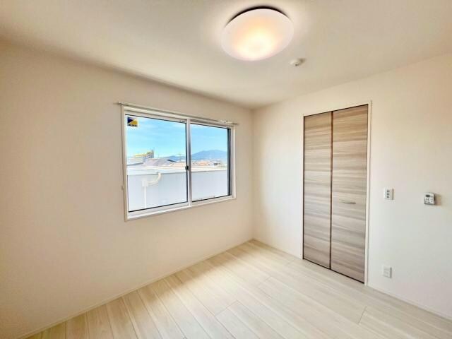 ロイヤルタウン日の出の物件内観写真