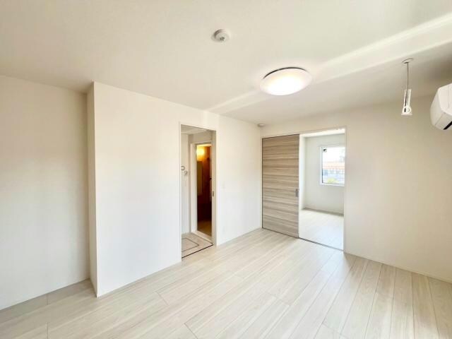 ロイヤルタウン日の出の物件内観写真